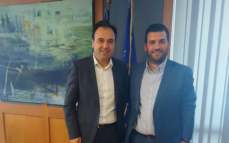 Συνάντηση του αντιδημάρχου Καλλίστρατου Γρηγοριάδη με τον υπουργό Ψηφιακής Διακυβέρνησης Δημήτρη Παπαστεργίου