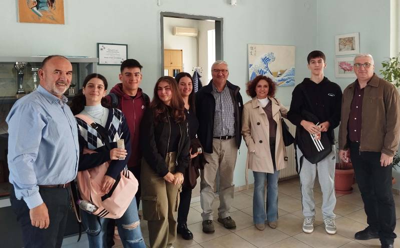 Οι έφηβοι στην αναζήτηση της ψυχικής τους υγείας – Σύμπραξη σχολείων