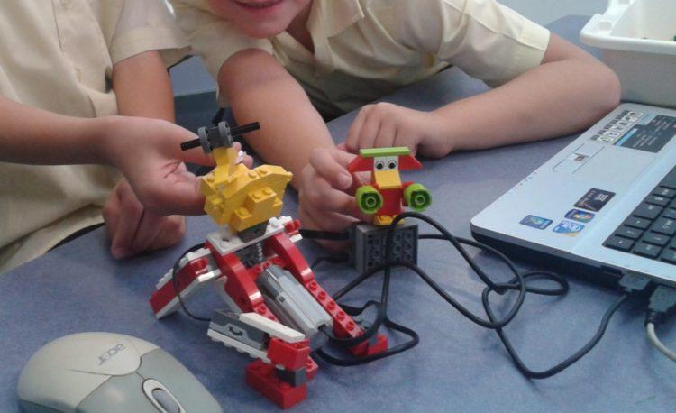 Πρόσκληση σε ομάδες μαθητικής ρομποτικής «RoboChallenge για το έργο ψηφιοποίησης Υποθηκοφυλακείων»