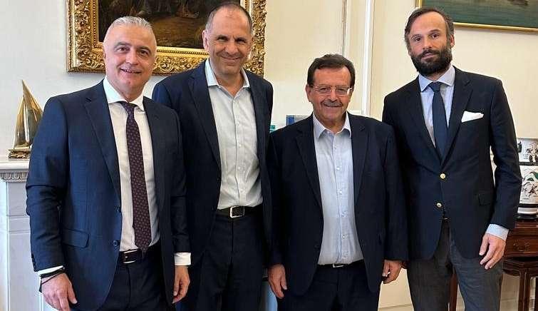 Με τον Υπουργό Εξωτερικών συναντήθηκαν Τσαβδαρίδης και Γιαννακάκης για τους μετακλητούς εργάτες γης
