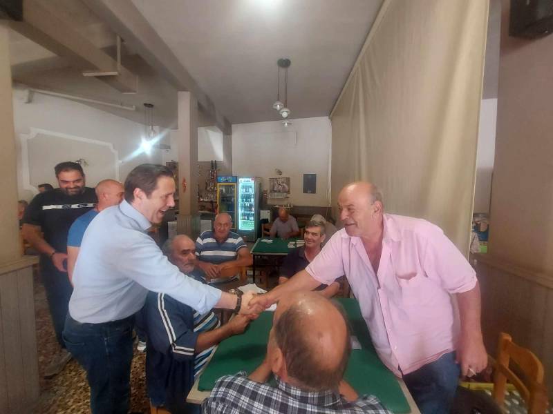 Επίσκεψη Νικόλα Καρανικόλα και υποψήφιων δημοτικών συμβούλων στη λαϊκή αγορά, σε εμπορικά καταστήματα και χώρους εστίασης στην Ειρηνούπολη