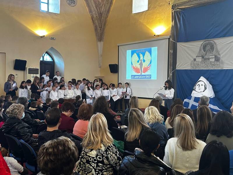 Το 3ο Δημοτικό Σχολείο Βέροιας τίμησε το Πολυτεχνείο