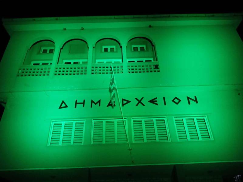 Φωταγώγηση Δημαρχείου Νάουσας και σιντριβανιού Ομόνοιας για την Πανελλήνια Ημέρα Δωρεάς Οργάνων