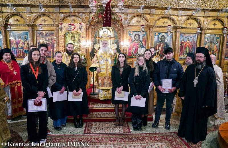 Λαμπρά εορτάστηκε η Σύναξη της Υπεραγίας Θεοτόκου στη Νάουσα – Υποτροφίες σε φοιτητές