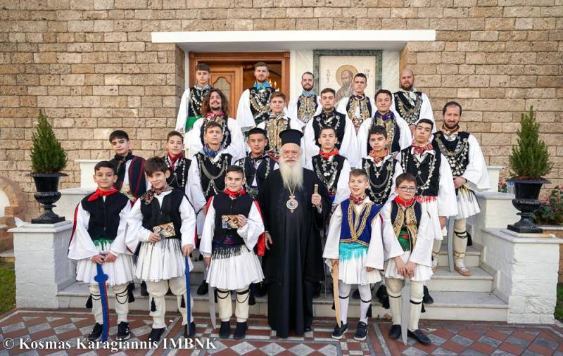 Πρωτοχρονιάτικα κάλαντα άκουσε ο Μητροπολίτης