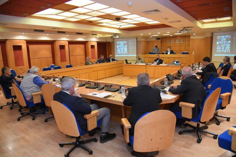 Το σχέδιο της Κυβέρνησης για τη μεταρρύθμιση των ΔΕΥΑ παρουσίασε στο ΔΣ της ΚΕΔΕ ο ΥΠΕΝ Θ. Σκυλακάκης