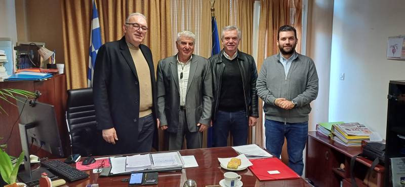 Mε τους νέους Αντιδημάρχους Παιδείας Βέροιαςκαι Νάουσας συναντήθηκε ο Αθανάσιος Αλατζόγλου