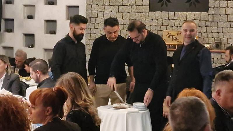 Ο Σύλλογος Κρητικών έκοψε την βασιλόπιτα