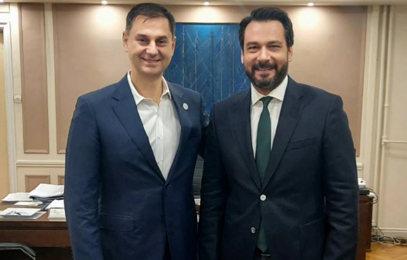 Ο Τάσος Μπαρτζώκας στον Υφυπουργό Οικονομικών, Χάρη Θεοχάρη, για το POS στις λαϊκές αγορές