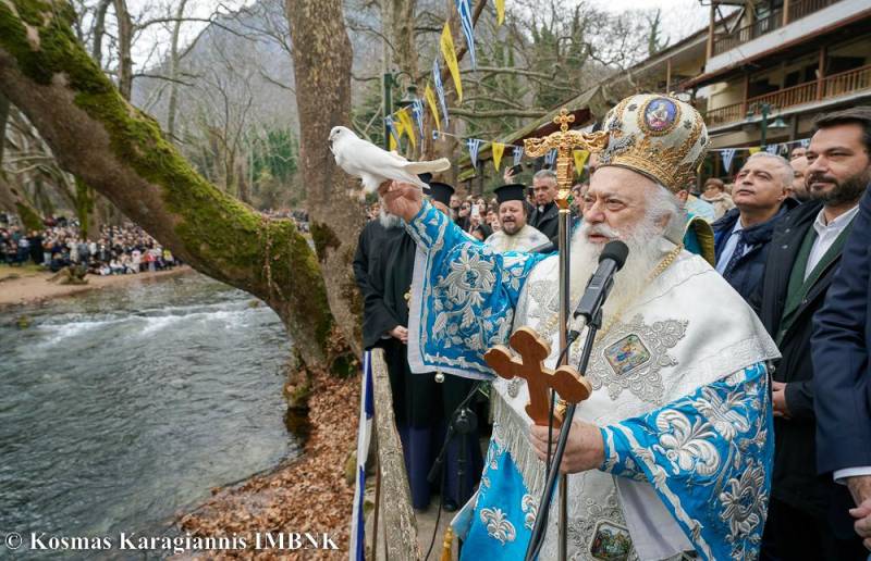 Ο Αγιασμός των υδάτων στη Νάουσα