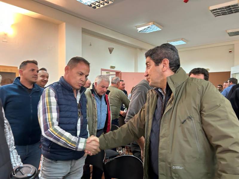 Σταθερή θέση του Αυγενάκη για διάλογο με ανοιχτούς δρόμους, με αντιπροσωπεία αγροτών από τα μπλόκα