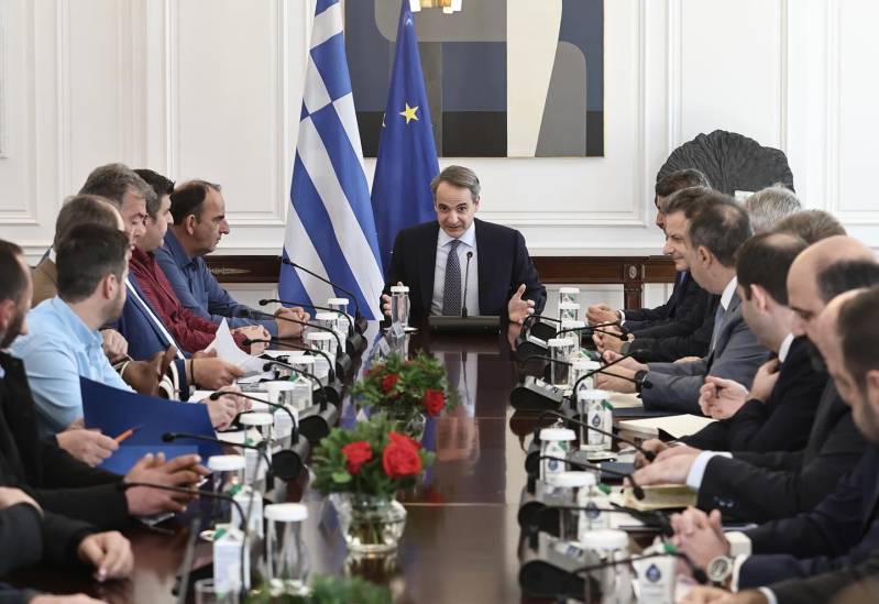 Φθηνότερο ρεύμα για όλους τους αγρότες για 2+8 χρόνια και προκαταβολή του ΕΦΚ υποσχέθηκε ο Μητσοτάκης