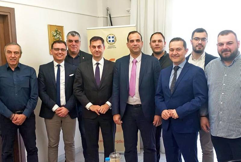 Θεοχάρης: Ως τις 29 Φεβρουαρίου η προμήθεια POS
