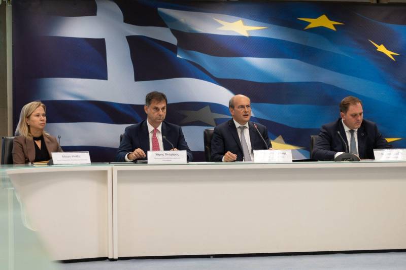 Χατζηδάκης: Το έργο της διασύνδεσης των POS με τις ταμειακές θα ολοκληρωθεί πάση θυσία