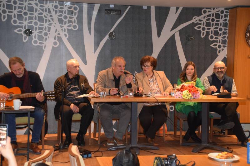 Το νέο βιβλίο της Βεροιώτισσας Βάσως Ελευθεριάδου – Γαλάνη «Έρωτας ναυαγός» παρουσιάστηκε στην Ελιά