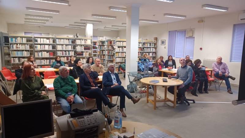 Ημερίδα «Αγαπάμε τις βιβλιοθήκες: Ενημερωνόμαστε για τις σχολικές βιβλιοθήκες» στο 5ο ΓΕΛ Βέροιας