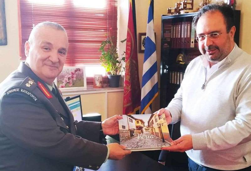 Εθιμοτυπική επίσκεψη του Διοικητή της 1ης Μεραρχίας στον Δήμαρχο Βέροιας