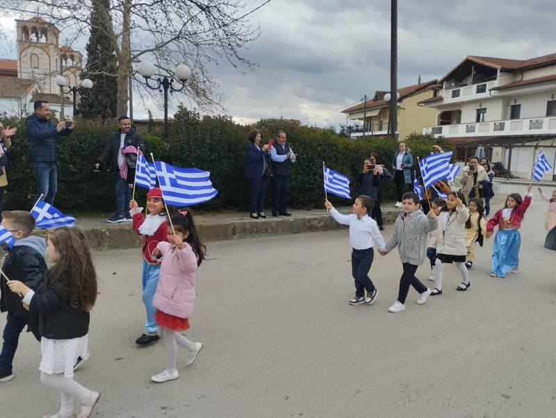Παρέλαση και κατάθεση στεφάνου στην Αγία Μαρίνα