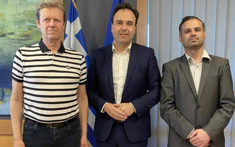 Συνάντηση της Ένωσης Συντακτών Επαρχιακού Τύπου με τον Υπουργό Ψηφιακής Διακυβέρνησης Δημήτρη Παπαστεργίου
