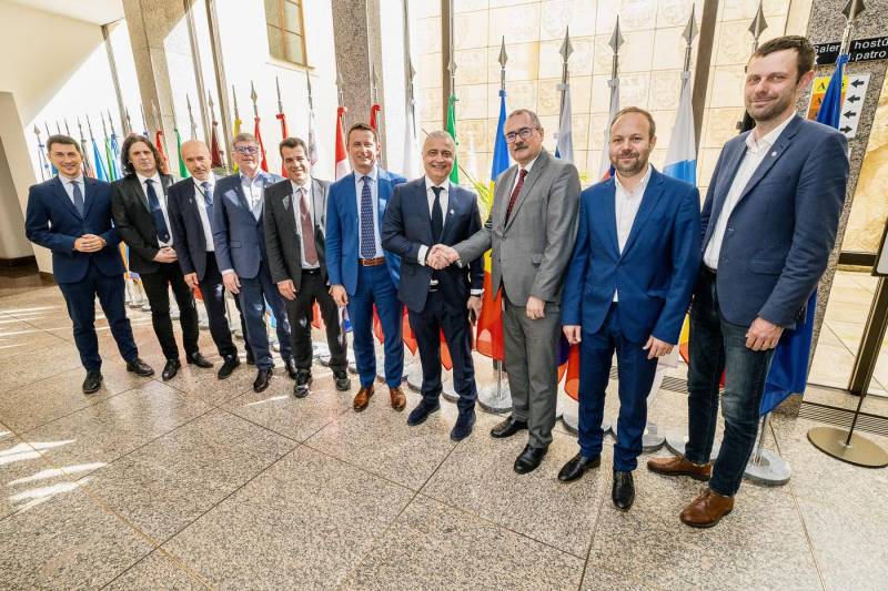 Στην Τσεχία ο Λάζαρος Τσαβδαρίδης, ως επικεφαλής διακομματικής Επιτροπής της Βουλής