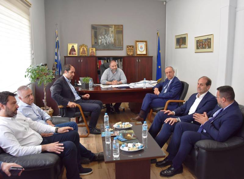 Την σύνδεση της Νάουσας με την Εγνατία και την παραχώρηση του Στρατοπέδου Μίγγα έθεσε σε Κεφαλογιάννη ο Κουτσογιάννης