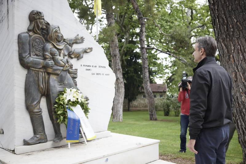 Μητσοτάκης στη Νάουσα: Στεφάνι προς τιμήν των θυμάτων της Γενοκτονίας των Ελλήνων του Πόντου