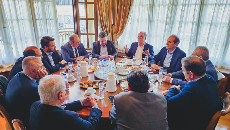 Επίσκεψη του αν. υπουργού Εθνικής Οικονομίας Νίκου Παπαθανάση στο Επιμελητήριο Ημαθίας