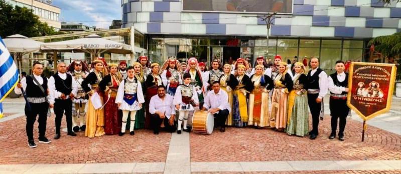 Σε παραστάσεις στην Βουλγαρία ο Νταβέλης