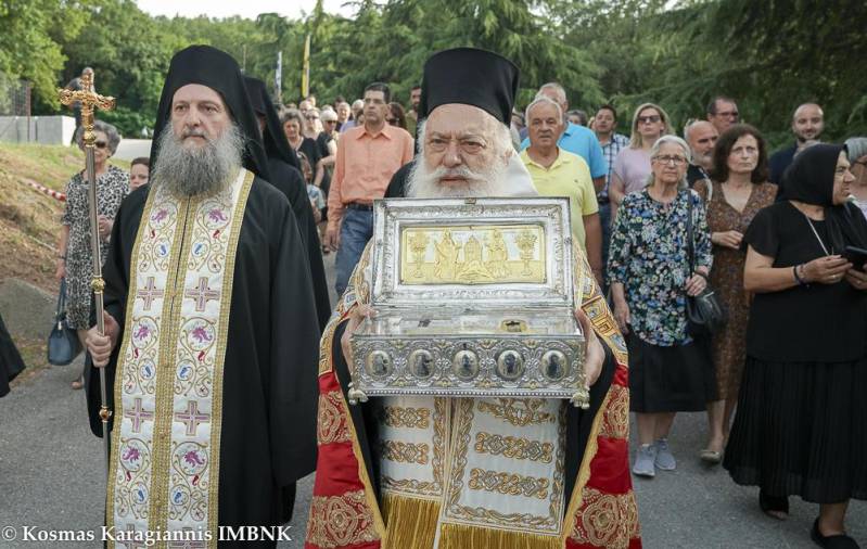 Λαμπρή υποδοχή της αφθάρτου τιμίας Χειρός της Αγίας Μαρίας της Μαγδαληνής στην Παναγία Δοβρά