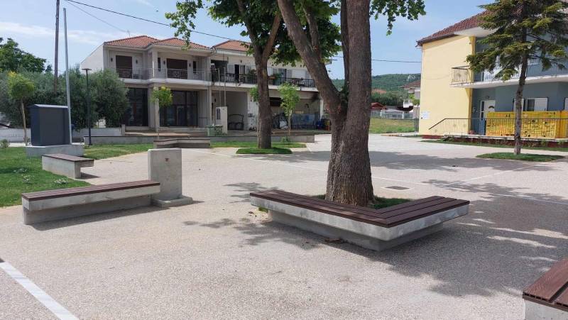 Παραδόθηκε διαμορφωμένη η πλατεία της Πατρίδας