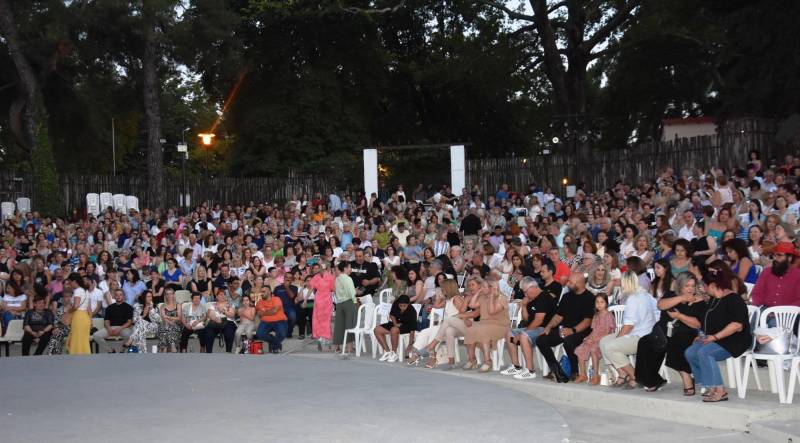 Ξεκίνησε εντυπωσιακά το Naoussa Summer Festival
