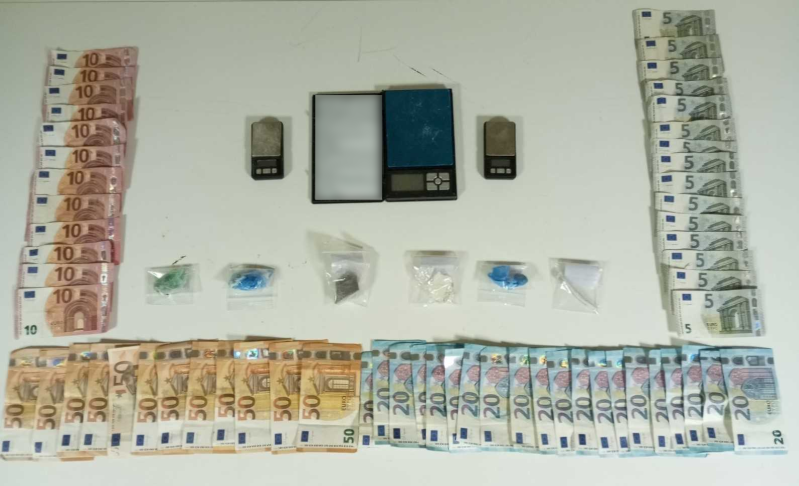 Συνελήφθη γυναίκα με ποσότητα ναρκωτικών