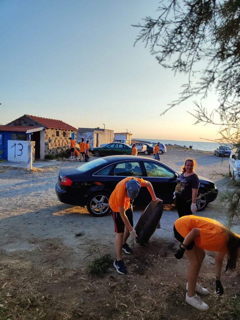Πρόσκοποι από τη Βέροια καθάρισαν παραλία στην Σαμοθράκη