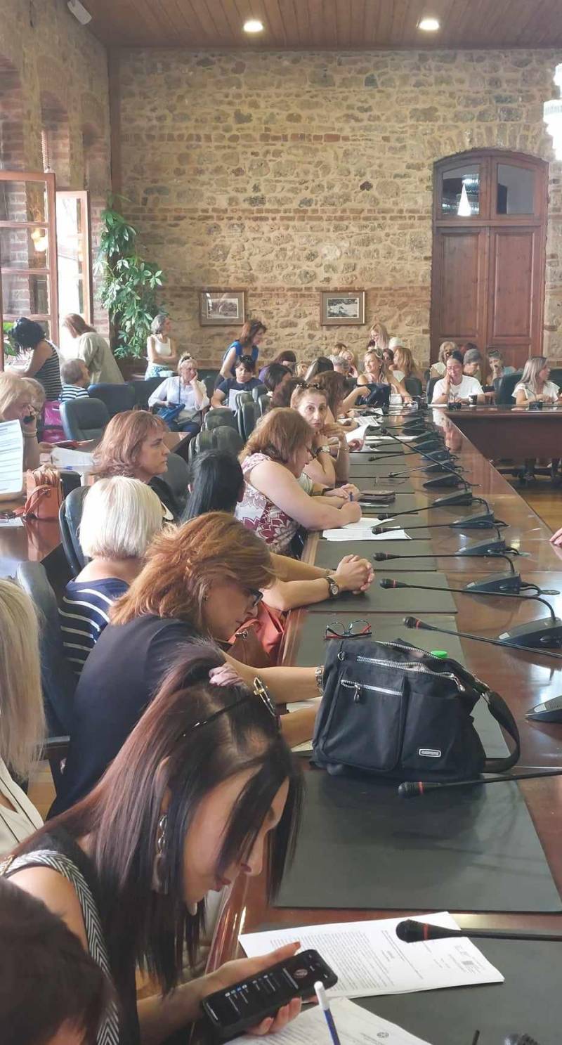 Παρουσιάστηκαν οι 90 σχολικές καθαρίστριες του Δήμου Βέροιας