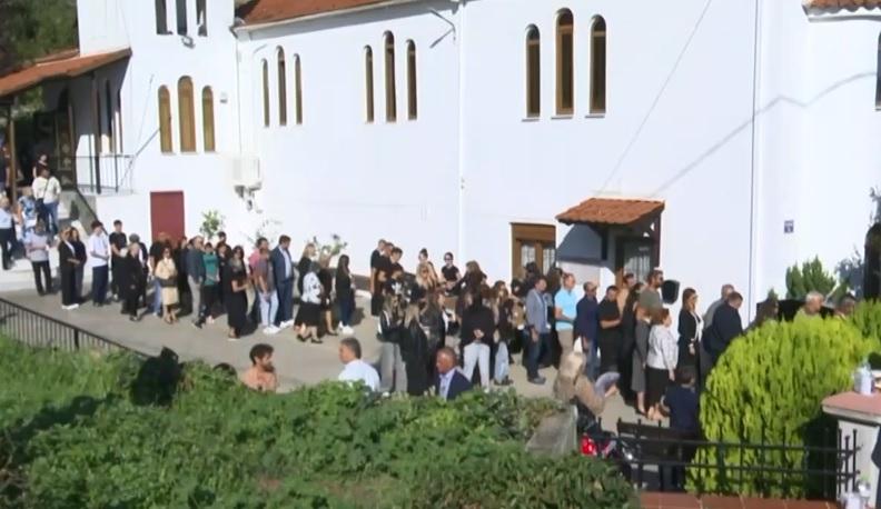 Σε κλίμα οδύνης στην Βέροια το μνημόσυνο του 19χρονου που σκοτώθηκε σε λούνα παρκ