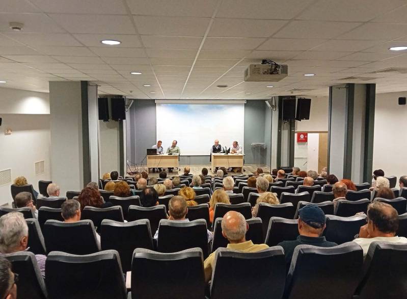 Νάουσα: Παρουσιάστηκε η ποιητική συλλογή “Τραγωδίας Πρόσωπα”‘ του Αντώνη Γιτόπουλου