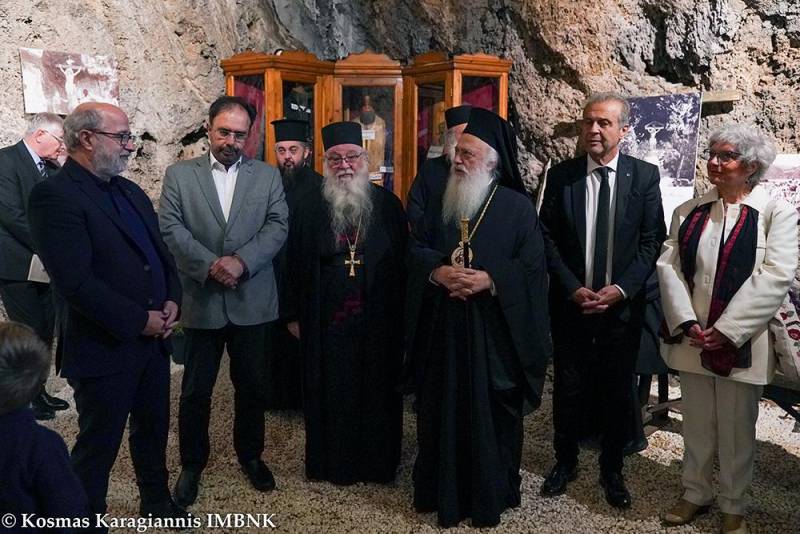 Εγκαινιάστηκε η έκθεση «Αρσενίου μνήμη… 50 χρόνια από την κοίμηση του» στη Σκήτη Βεροίας