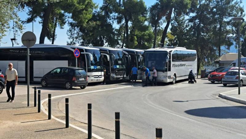 “Βούλιαξε” από τουρίστες η Βέροια – Καλώς ήρθε το δολάριο…