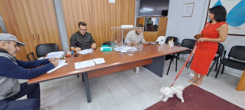 Άνοιξαν οι κάλπες για τις εκλογές του ΠΑΣΟΚ