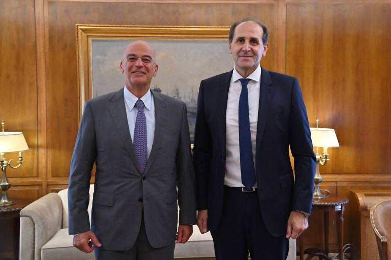 Συνάντηση Βεσυρόπουλου – Δένδια, για μετεγκατάσταση μονάδων της 1ης Ταξιαρχίας Αεροπορίας Στρατού στο στρατιωτικό αεροδρόμιο Αλεξάνδρεια