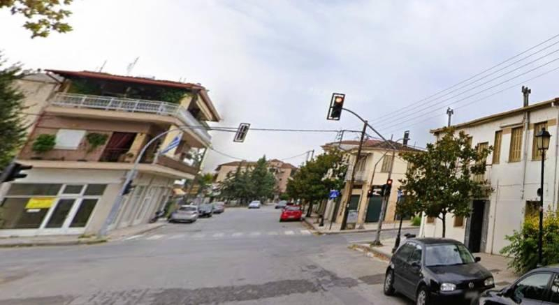 Συντήρηση στους φωτεινούς σηματοδότες στη διασταύρωση των οδών Μακεδονομάχων & Εθνικής Αντίστασης την Παρασκευή