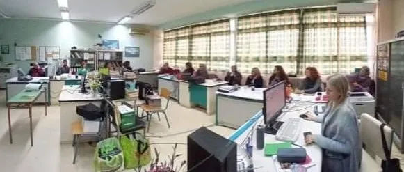 Ενδοσχολική επιμόρφωση στο Γυμνάσιο Πλατέος: Ενίσχυση της σχολικής φοίτησης των παιδιών Ρομά
