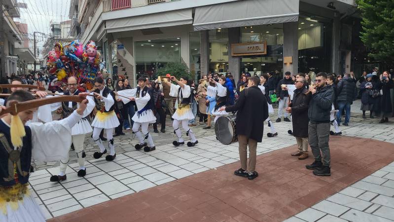 Όταν η παράδοση ζωντανεύει: Το έθιμο “Ρουγκάτσια” στους δρόμους της Βέροιας από την ΚΕΠΑ