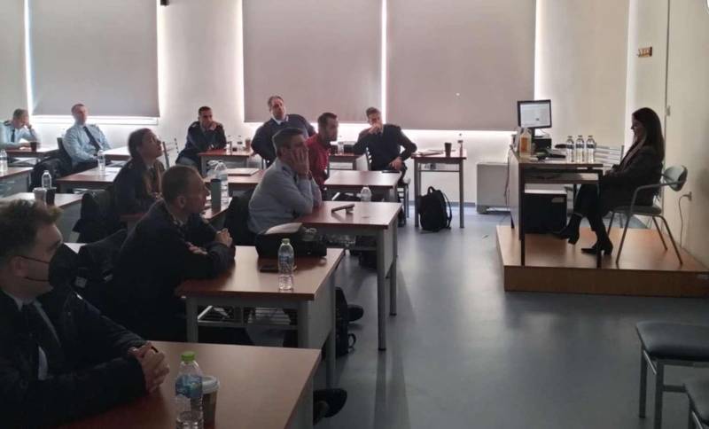 Ενημέρωση για την αντιμετώπιση της ενδοοικογενειακής βίας από το Συμβουλευτικό Κέντρο Γυναικών Βέροιας στη Σχολή Μετεκπαίδευσης ΕΛ.ΑΣ.