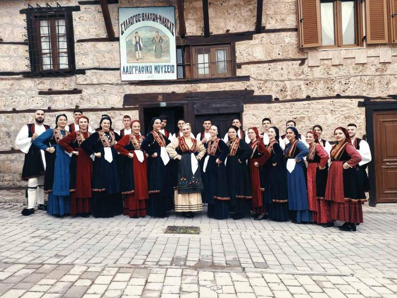 Ο Λαογραφικός Σύλλογος Βλάχων Νάουσας κόβει τη Βασιλόπιτα του 2025