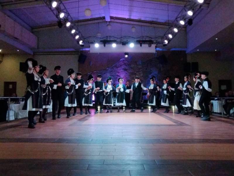 Ετήσιος χορός του Λαογραφικού Συλλόγου Ντόπιων Μακροχωρίου: Μια βραδιά παράδοσης και συγκίνησης