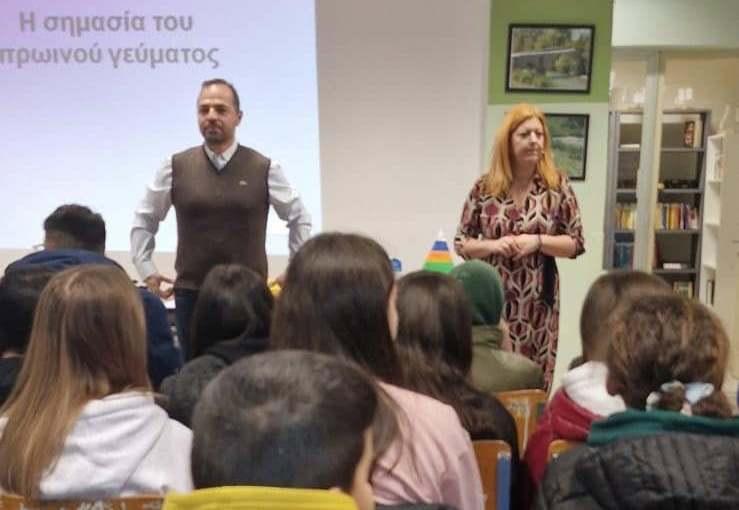 Μαθαίνοντας τη Σημασία του Πρωινού: Διατροφική Εκπαίδευση και Συνεργασία στο Γυμνάσιο Μακροχωρίου
