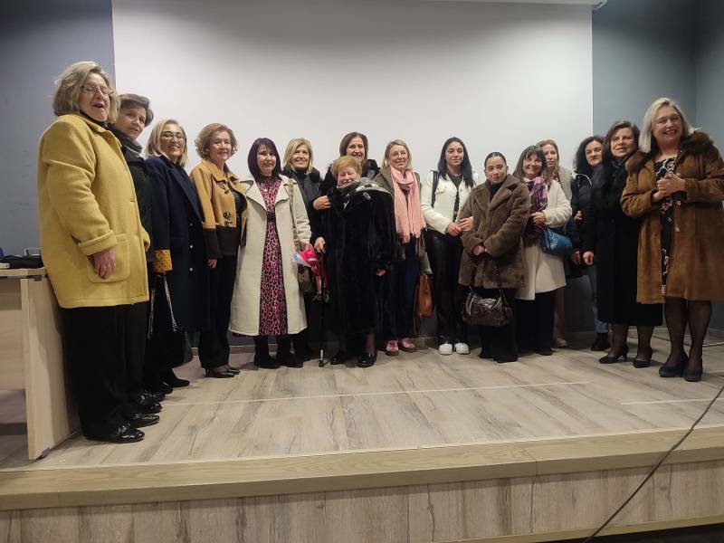 Επτά ετήσιες υποτροφίες σπουδών σε φοιτητές της Νάουσας από την Αγαθοεργό Αδελφότητα Κυριών