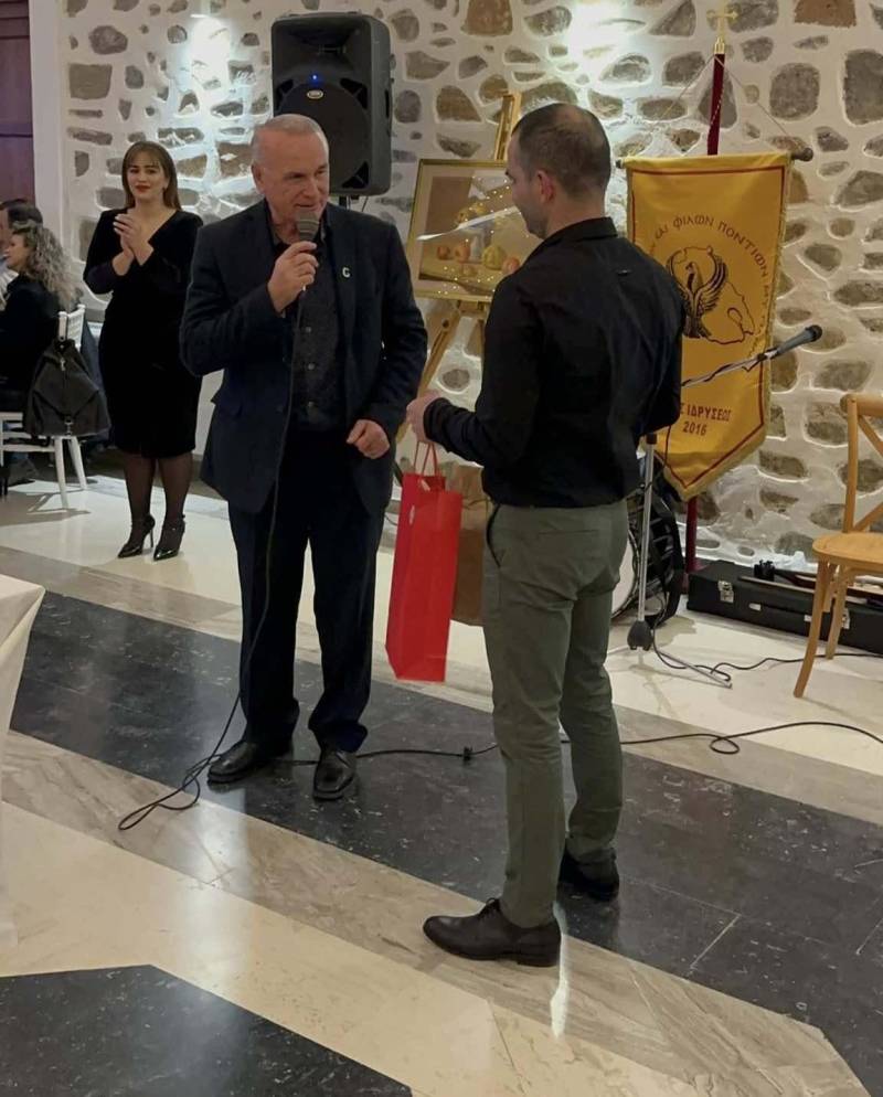 Αντιπροσωπεία της Ευξείνου Λέσχης Βέροιας σε ποντιακή εκδήλωση στη Μυτιλήνη