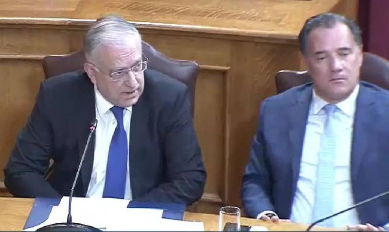 Θεοδωρικάκος: “Θα απαγορευτεί νομοθετικά η χορήγηση καυσίμων σε όποιον μοτοσυκλετιστή δεν φοράει κράνος”